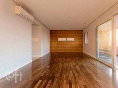 Apartamento à venda em Vila Olímpia com 151 m², 3 quartos, 3 suítes, 3 vagas