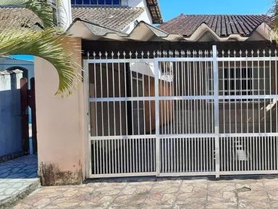 Casa com 3 dorm + edicula - 800 m da praia em Mongagua