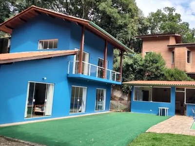 Casa com 3 dormitórios sendo 2 suítes na Serra da Cantareira.