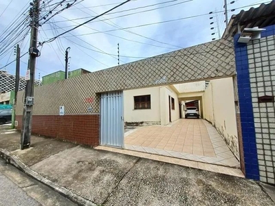 Casa com 3 quartos para alugar no Bairro Joaquim Távora - Fortaleza/CE