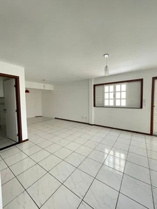 Casa de condomínio para aluguel e venda com 150 metros quadrados com 3 quartos