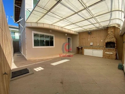 Casa Duplex na Primeira Quadra, com 3 Quartos Sendo 2 Suítes à Venda, 159 m² por R$ 450.00
