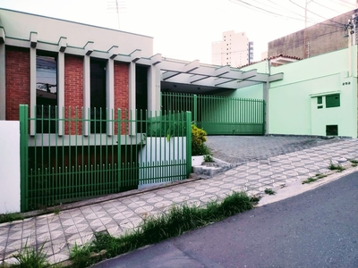 Casa em Centro, Sorocaba/SP de 300m² 5 quartos à venda por R$ 921.400,00 ou para locação R$ 7.280,00/mes