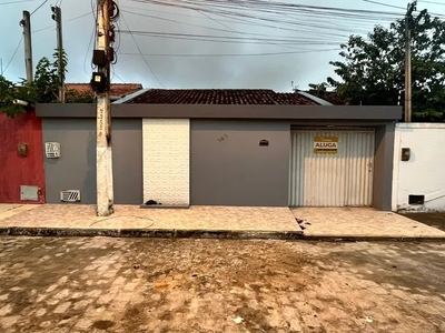 Casa para aluguel possui 150 metros quadrados com 3 quartos em Bom Sucesso - Arapiraca - A