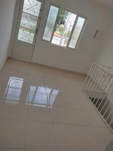 Casa para aluguel tem 100 metros quadrados com 2 quartos em Jardim Santos Dumont - São Pau