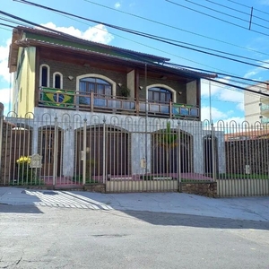 Casa para venda tem 302 metros quadrados com 4 quartos em Bairu - Juiz de Fora - MG