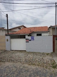 VENDO CASA NO BAIRRO JACARAIPE