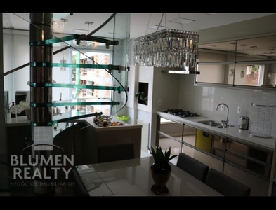 Apartamento no Bairro Vila Nova em Blumenau com 5 Dormitórios (5 suítes) e 198 m²