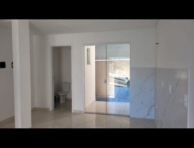 Casa no Bairro Água Verde em Blumenau com 2 Dormitórios (2 suítes) e 66.88 m²