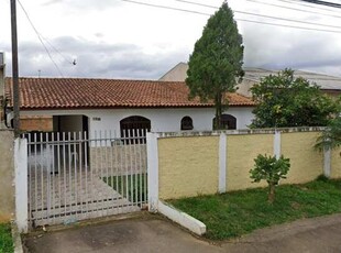 3 dormitórios, sala, cozinha, banheiro, lavanderia, churrasqueira, portão eletrônico, casa