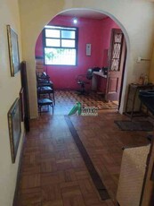 Casa com 3 quartos à venda no bairro Lourdes, 188m²