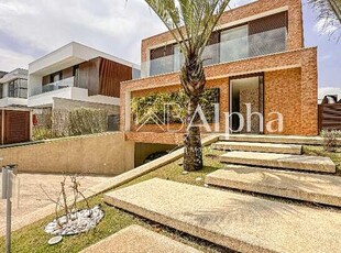 Casa semi mobiliada a venda no Residencial Alphasitio em Santana de Parnaíba - SP