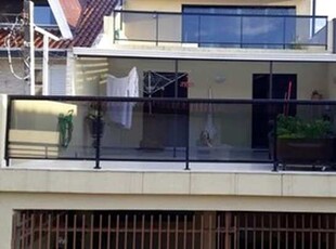 Excelente sobrado triplex 3 dormitórios situado na rua Francisco Derosso próximo à superme