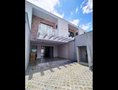 Casa no Bairro Vila Nova em Blumenau com 3 Dormitórios (1 suíte) e 130 m²
