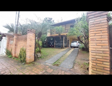 Casa no Bairro Vila Nova em Blumenau com 3 Dormitórios e 250 m²