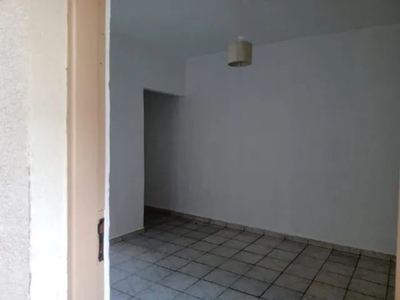 Casa com 01 dormitório para alugar no Jardim Maringá - São Paulo - SP