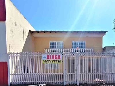 Casa com 4 quartos para alugar no bairro Taguatinga Norte, 350m²