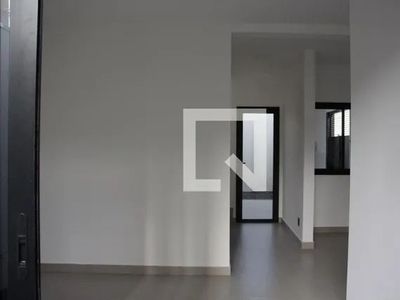 Casa para Aluguel - Custódio Pereira, 2 Quartos, 92 m2