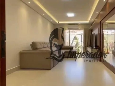 Casa para venda em São José de 275.00m² com 3 Quartos, 1 Suite e 3 Garagens