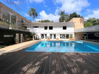 Casa para venda possui 1190 metros quadrados com 6 quartos em Vila Santo Antônio - Cotia -