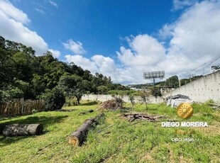 Área de 4.000m² á venda em terra preta com 3 casas construídas