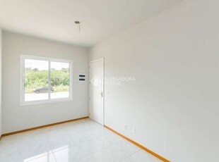 Casa com 2 quartos para alugar na doutor aldo leão ferreira, 392, restinga, porto alegre, 153 m2 por r$ 1.500