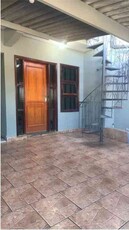 Casa com 3 quartos à venda no bairro Ipiranga, 130m²