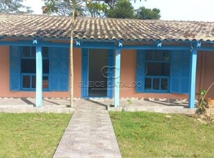 Casa com 3 quartos para alugar na bosque dos eucalípitos, 223, campeche, florianópolis por r$ 6.000