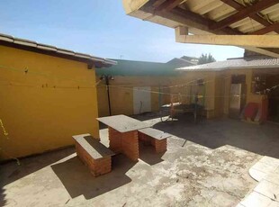 Casa com 4 quartos à venda no bairro Nacional, 360m²