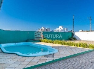 Casa de 5 dormitórios com piscina a 300mts da praia - lc150f