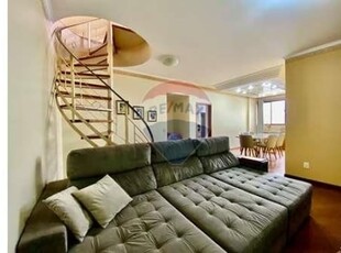 Excelente apartamento, oferece uma estrutura ampla e confortável
