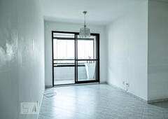 APARTAMENTO no 11º andar com 2 dormitórios e 2 garagens