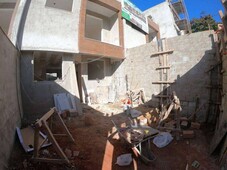 Casa com 3 quartos à venda no bairro Santa Amélia, 88m²