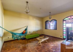 Casa com 4 quartos à venda no bairro Eldorado, 200m²
