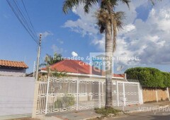 Casa Térrea com 2 Quartos à Venda por R$ 720.000