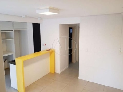 Apartamento de 2 dormitórios á venda na eça de queiroz, tipo duplex, com churrasqueira, lareira, elevador e 1 vaga box garagem coberta e escriturada, à venda no bairro petrópolis