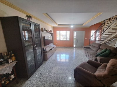 Casa em Nova Floresta, Belo Horizonte/MG de 320m² 6 quartos à venda por R$ 2.099.000,00