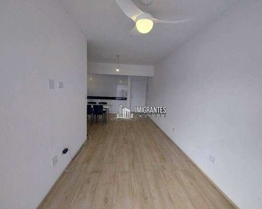 Apartamento á venda de 2 dormitórios, sendo 1 suíte, no Canto do Forte, em Praia Grande