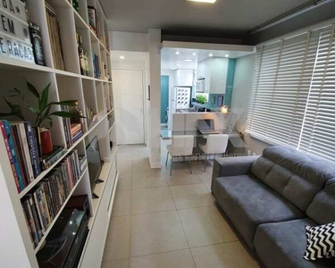 Apartamento de 1 dormitório à venda com 1 vaga de garagem em Porto Alegre, no bairro Lomba