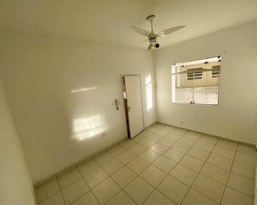 Apartamento no Ed. Arpoador com 2 dorm e 75m, Boqueirão - Santos