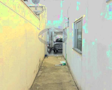 Casa a Venda no bairro Granada em Uberlândia - MG. 2 banheiros, 3 dormitórios, 1 suíte, 2