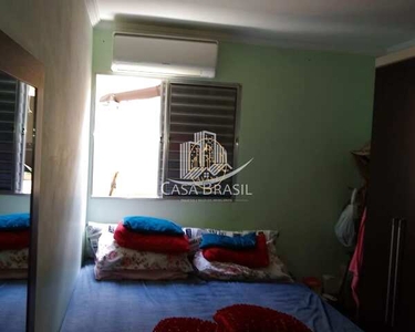 Casa com 4 Dormitorio(s) localizado(a) no bairro Jardim Veneza em São José dos Campos / S