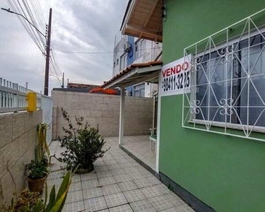 Casa para venda possui 80 metros quadrados com 3 quartos em Ponte do Imaruim - Palhoça - S