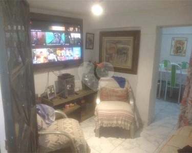 Casa Triplex em Cascadura