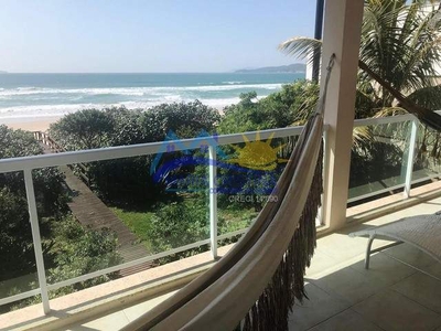 EXCELENTE CASA À BEIRA MAR NA PRAIA DE MARISCAL - M050