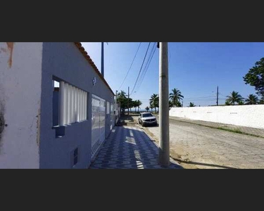 Lindo sobrado pé na areia em Mongaguá com piscina e acabamento diferenciado