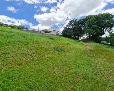 Terreno no Condomínio Porto Atibaia em Atibaia. São 800 m2, topografia aclive. Fim de rua