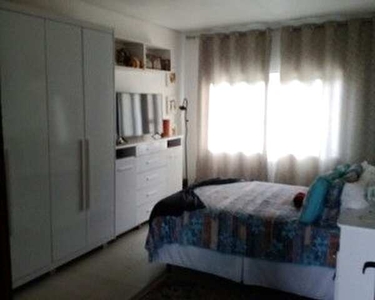 VENDO EXCELENTE CASA COM 2 PAVIMENTOS DE 4 QUARTOS!! EM CONDOMÍNIO FECHADO!! EM ARNIQUEIRA