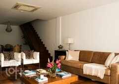 Apartamento à venda em Humaitá com 252 m², 3 quartos, 2 suítes, 3 vagas