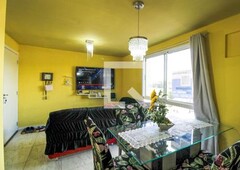 APARTAMENTO no 4º andar com 3 dormitórios e 1 garagem